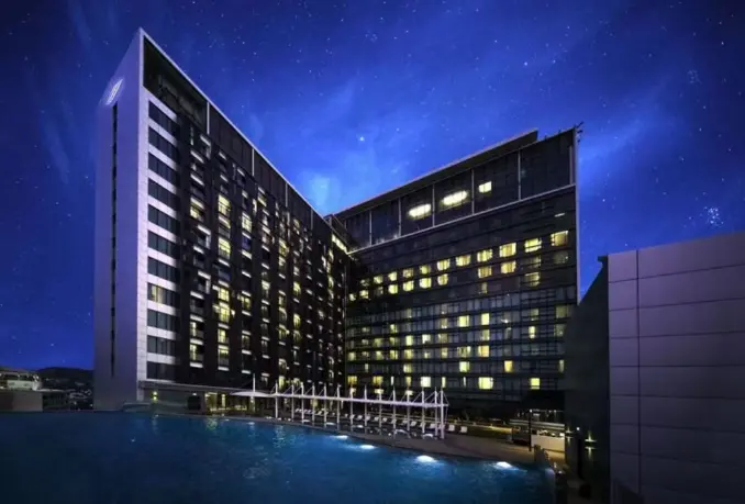 Όλα τα δημόσια έπιπλα του Sheraton στην Παπούα Νέα Γουινέα παραδόθηκαν με επι...